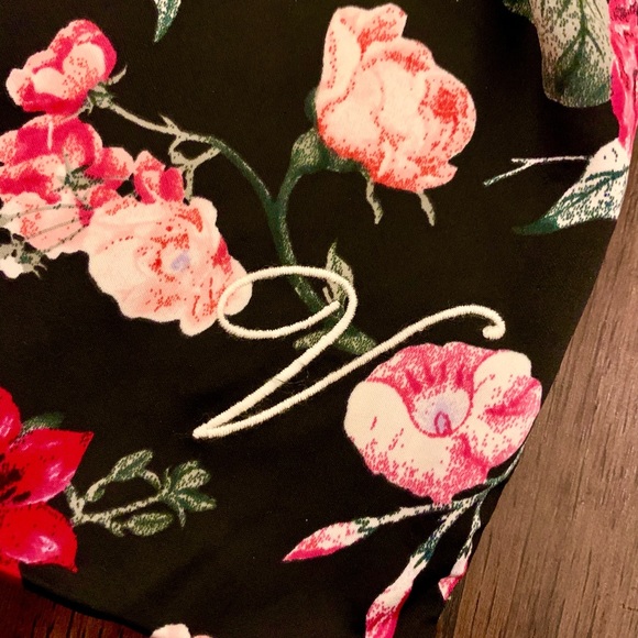 NWT Victoria’s Secret Slippers - Picture 4 of 5